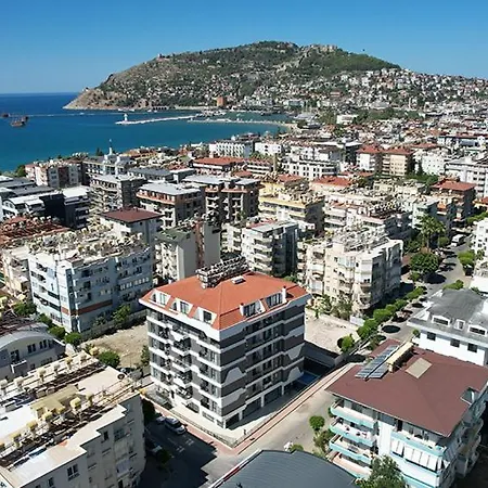 New In Center, 3 Min Walk To *